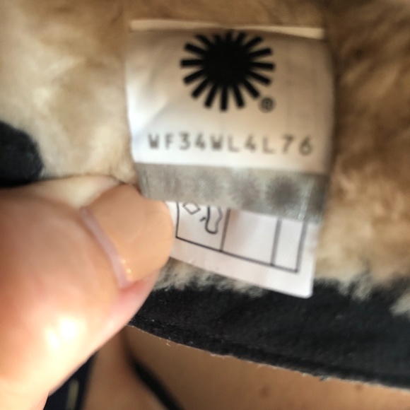 UGG GUC Girls "Cindy" Sz. USA 2 - Picture 8 of 9